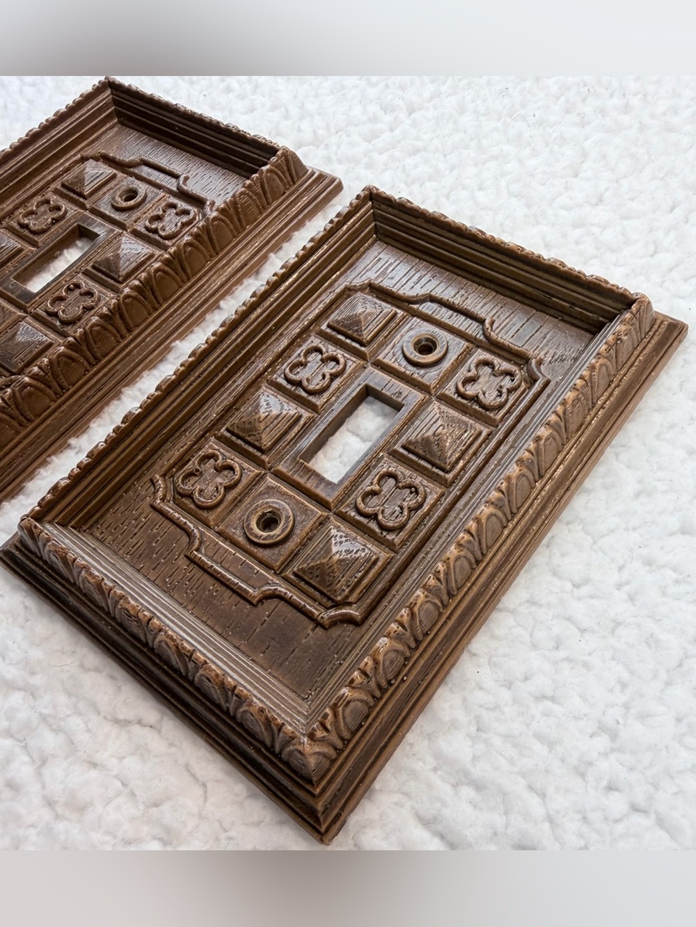 (VTG) AMERTAC • 2-Piece Brown Faux Wood Decorative Light Switch Cover Plates, OS - Picture 8 of 13